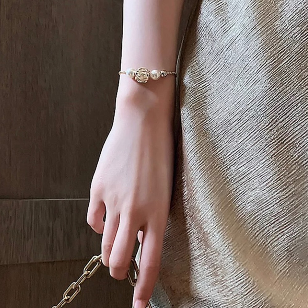 Elegant Faux Pearl Adjustable Bracelet Accessory Jewelry - Picture 3 of 6